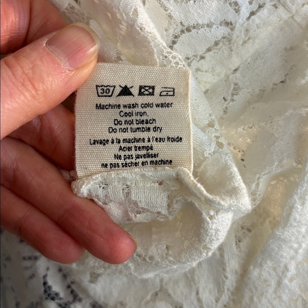 V.DE.Vinster Cream Lace Ruffle Button-Front Blouse Medium - Picture 8 of 8